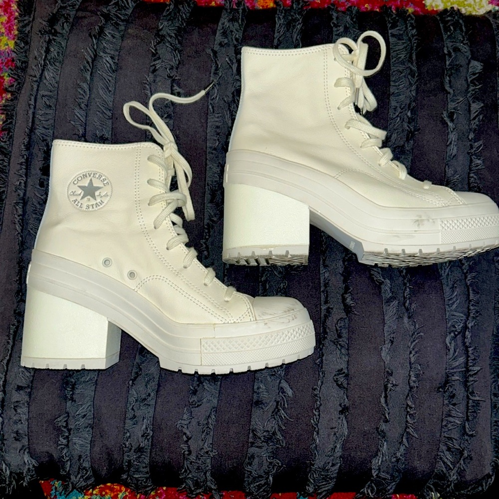 Chuck De Luxe Converse Cream Platform High Tops, EUC, Women's 10